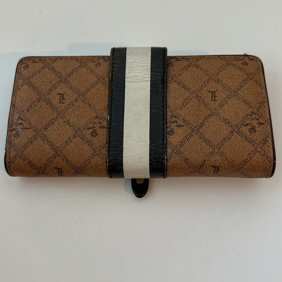 L.A.M.B. Gwen Stefani Bifold Wallet - Picture 7 of 7